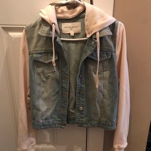 Jean jacket with hood and fleece arms